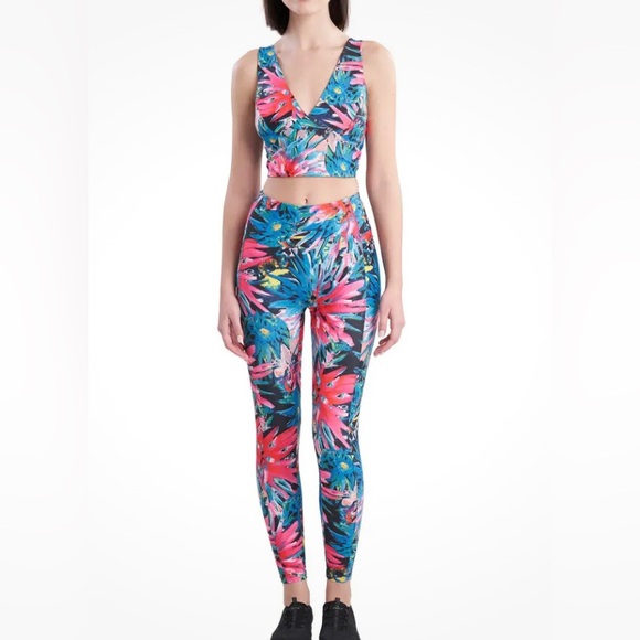 NWT JOSIE NATORI SOLSTICE CAMI CROP TOP Sz XL Azalea Trellis Wave Athletic Top - Picture 7 of 7